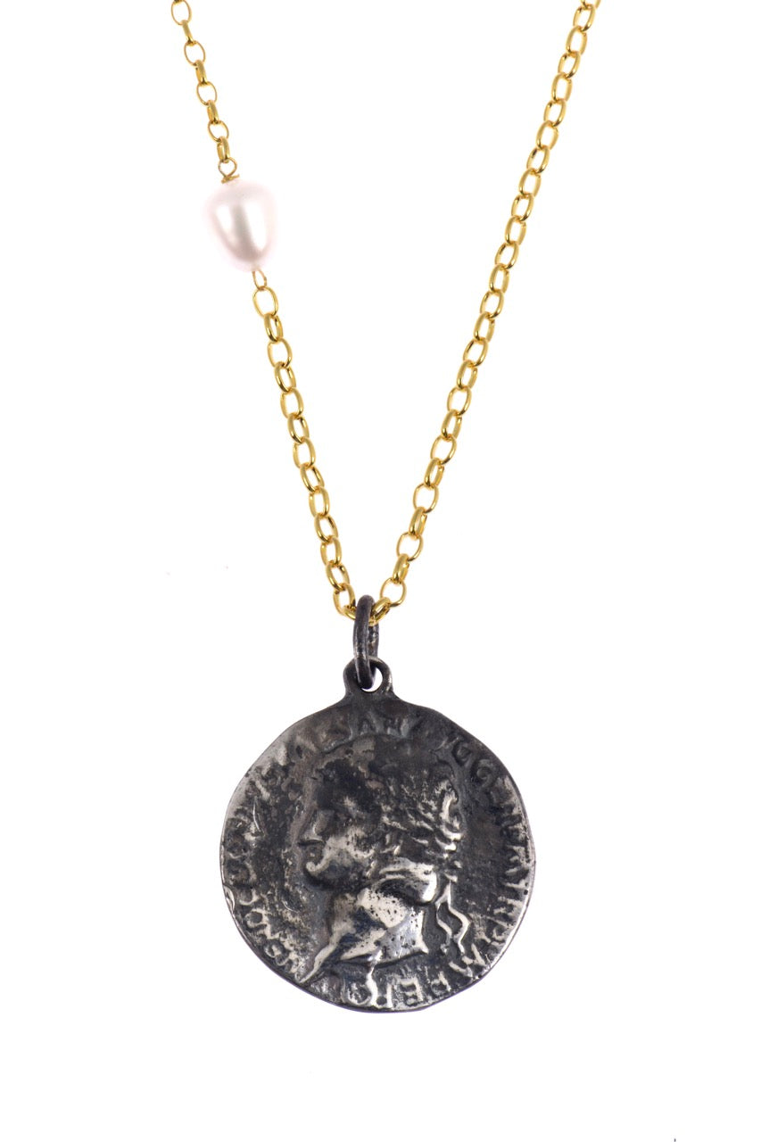 Nero Pearl Necklace