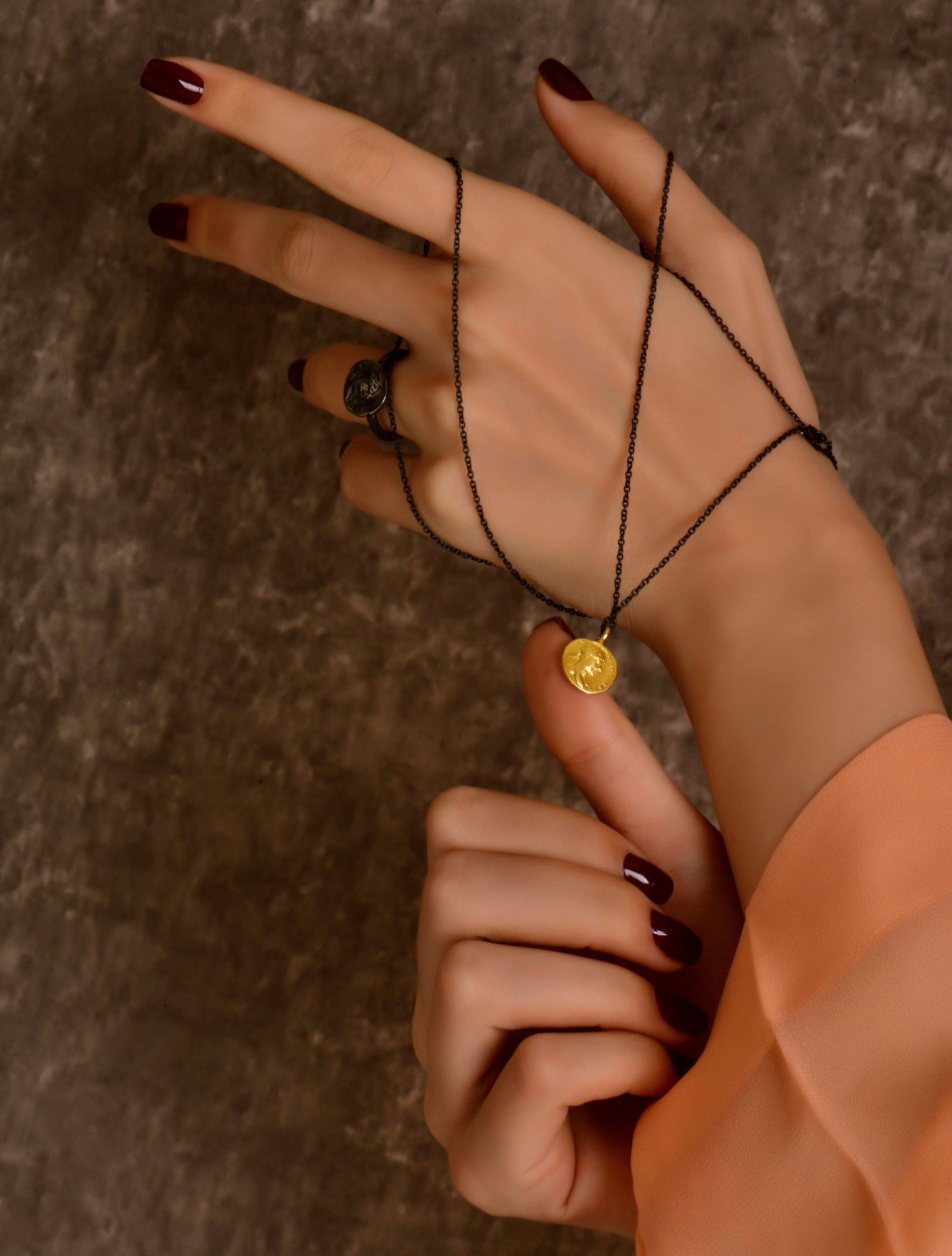 Commodus Necklace