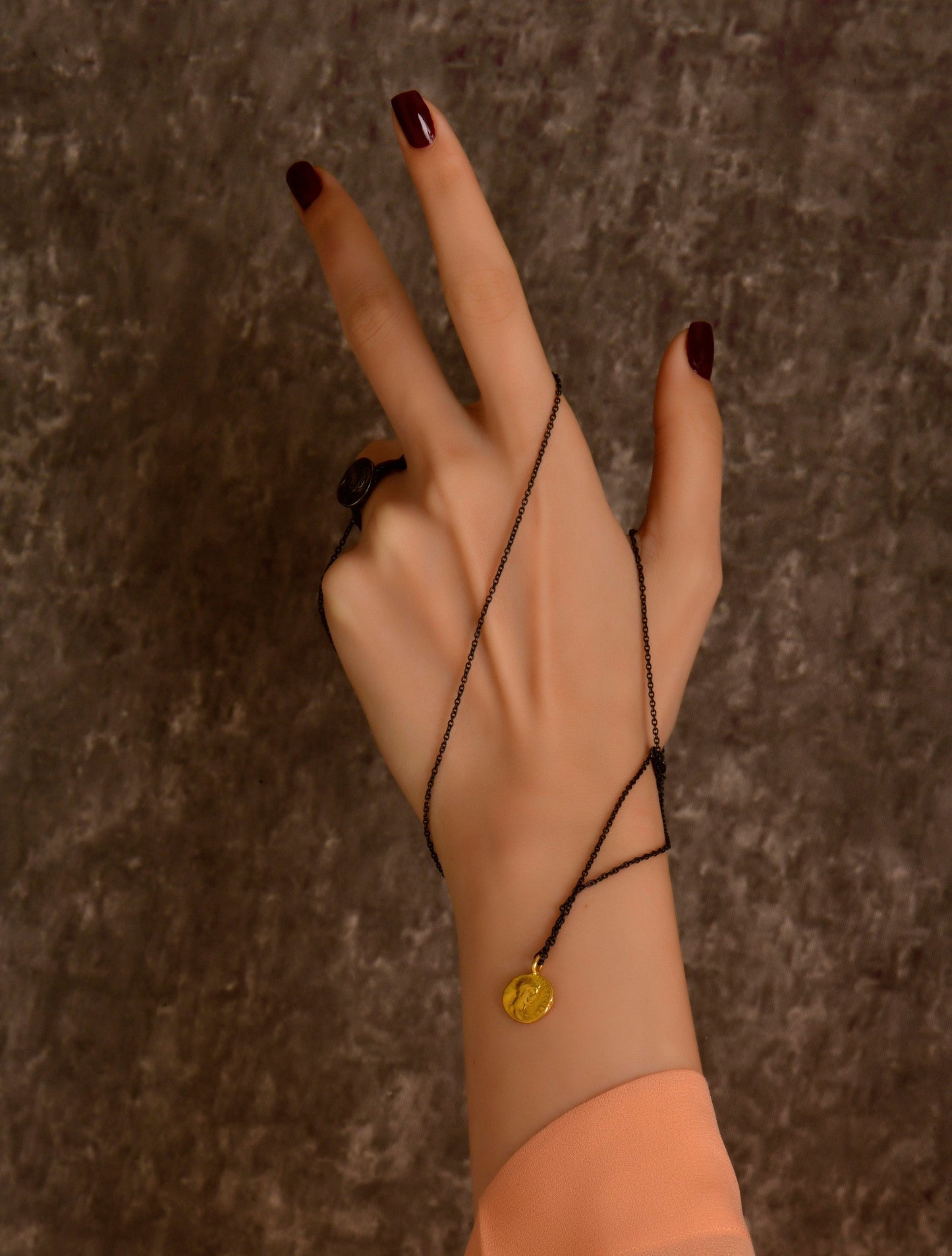 Commodus Necklace