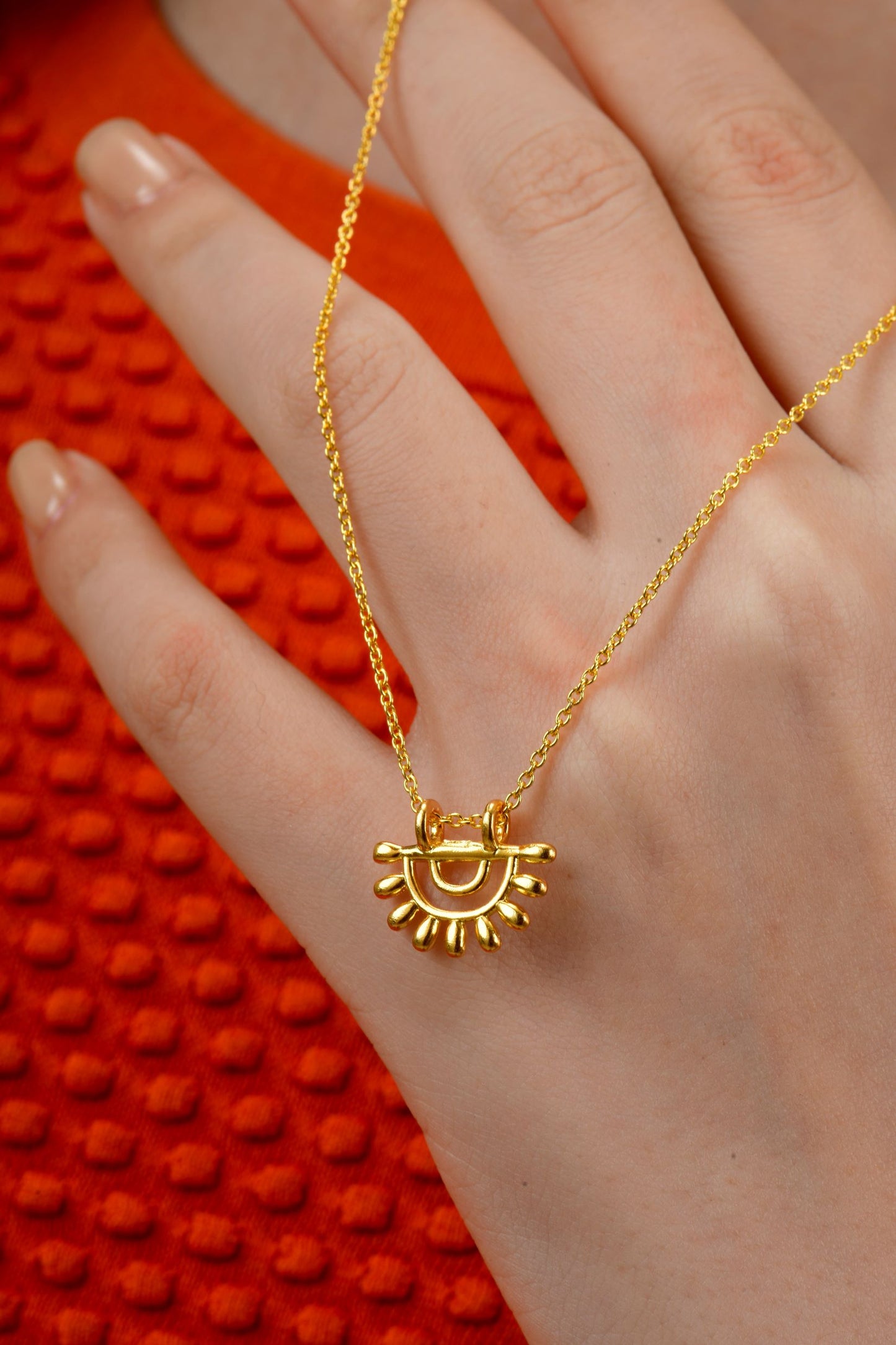 Sol Invictus Kolye